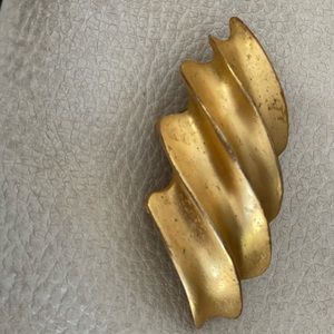 Vintage Terry Stack Buckle with Ridges. Gold tone